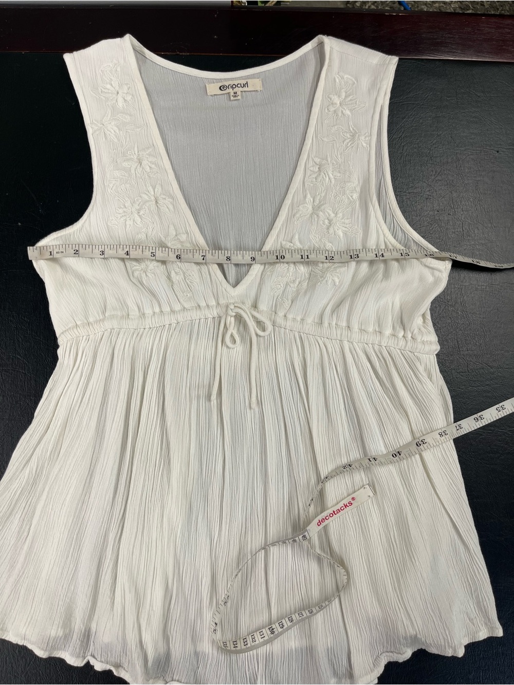 Ripcurl embroidered top size medium - Picture 8 of 9